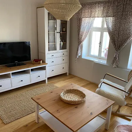 Nad Slovackym Sklipkem Tupesy