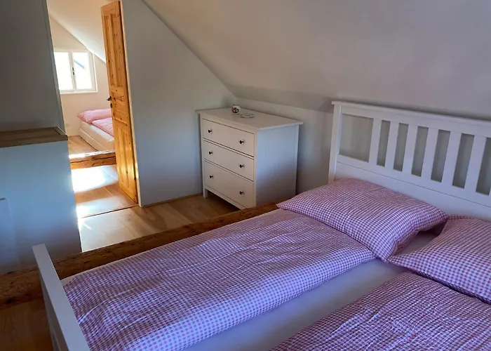 Nad Slováckým Sklípkem Tupesy
